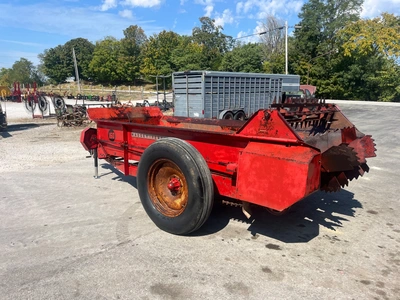 MASSEY FERGUSON 160 Manure Spreader | County Equipment Company LLC (7)