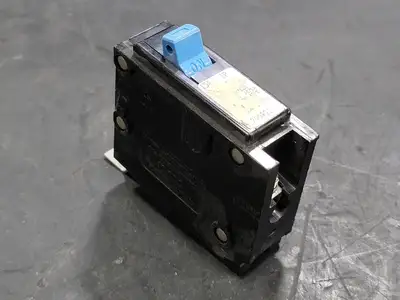 15 Amp, 1 Pole, 120/240 volts Circuit Breaker