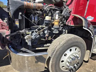 USED 2013 PETERBILT 384