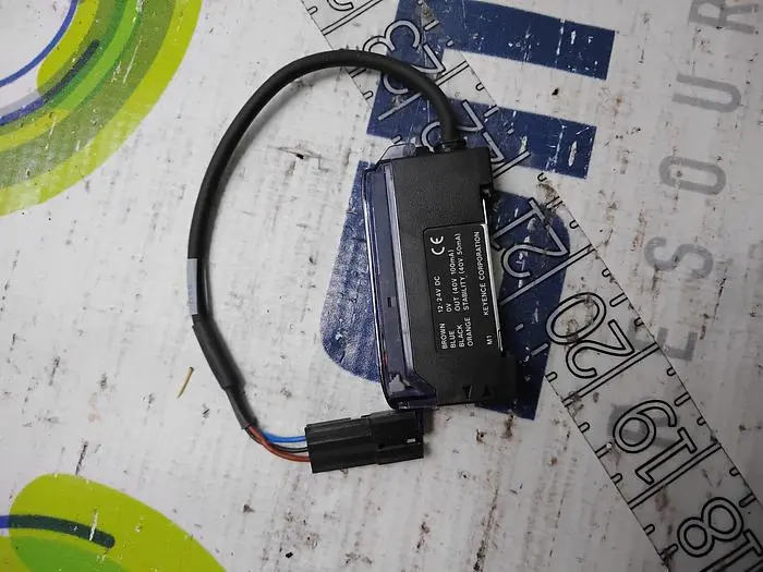 NEW KEYENCE FS-M1