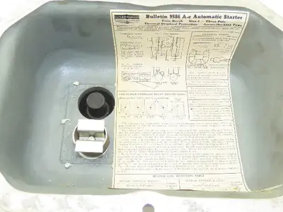 Cutler Hammer 6-1-3 Manual Motor Starter Control Enclosure 10x6.5x6" Haz Loc