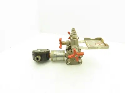 Gould PD3000-200-32-21-XX-61 Pressure Transmitter 30VDC 2000psi w/Manifold Valve