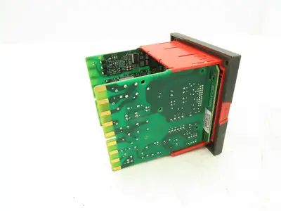 Honeywell DC2800CE0S0200100000 DC2800 Universal Digital Temperature Controller