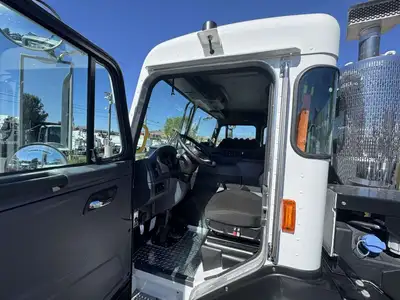 New | in-Stock 2026 PETERBILT 520 Cab Chassis trucks California US | Commerce Truck Equipment Sales #1548697