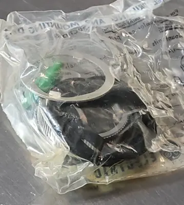 General Eletric CR2940WA200E Push button. Loc4E27