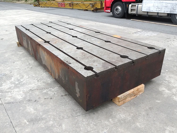 Used T-SLOT TABLE 3900 X 1600 X 500 MM Tables, Floor & Layout Plates BE | Apt International N.V #366538
