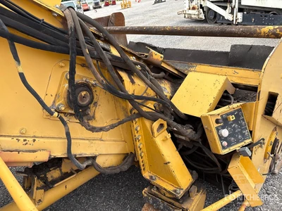 Used 2011 WEILER E2850 Asphalt Pavers California US | Mittry Construction #1363529