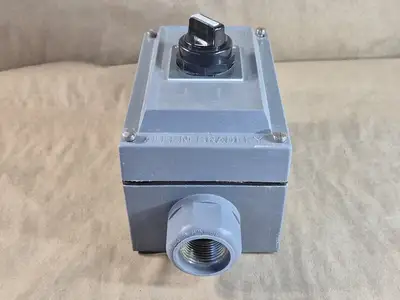 NEW ALLEN-BRADLEY 800H-R2HA4RL