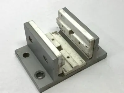 USED 80/20 3-SLOT MOUNT DOUBLE FLANGE ALUMINUM LINEAR BEARING DAMAGED PLASTI