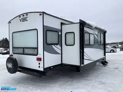 USED 2018 FOREST RIVER VIBE 288RLS
