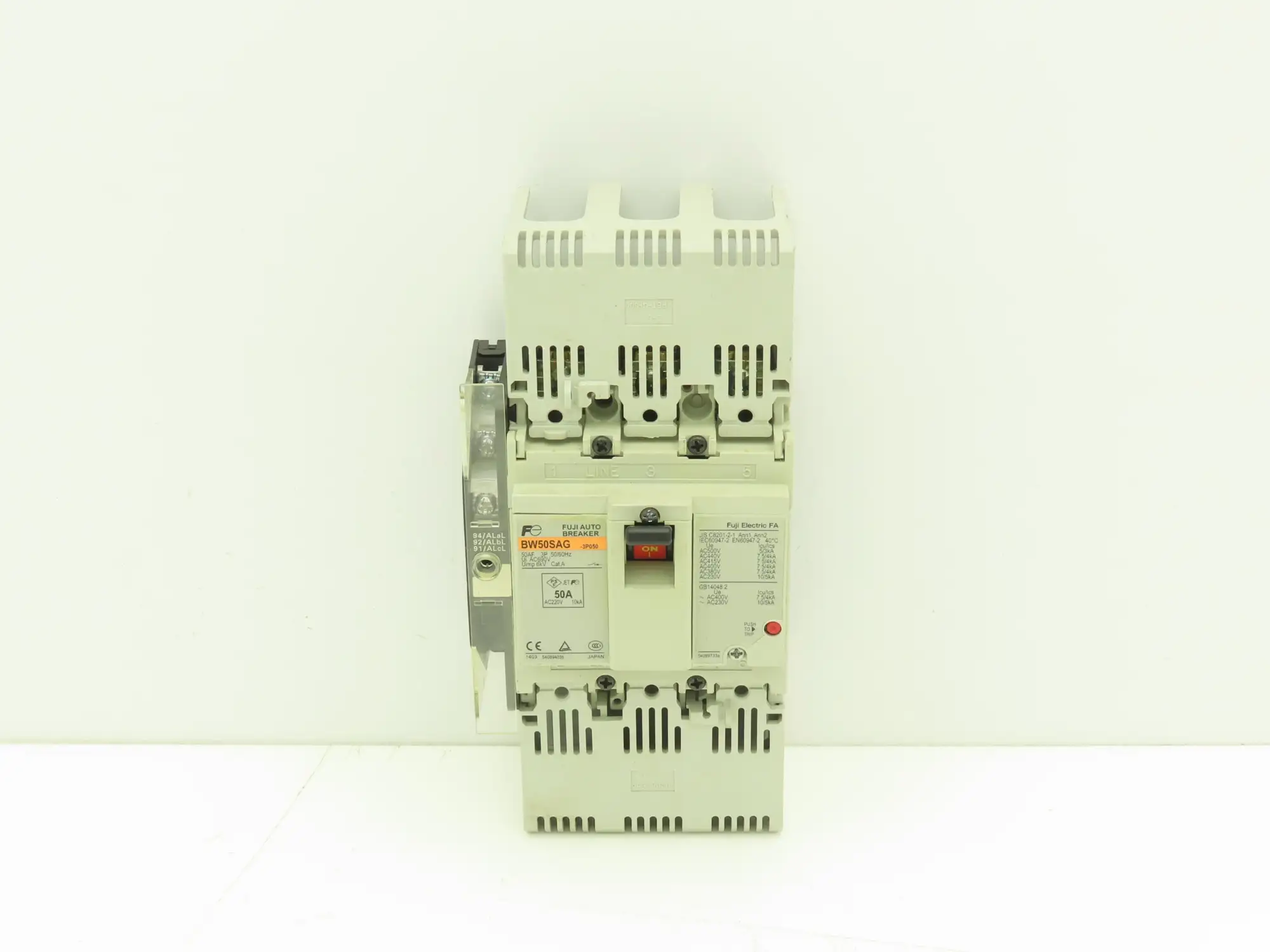 Fuji BW50SAG3P050 3-Pole Auto Circuit Breaker 50A 690V 3Ph Molded Case