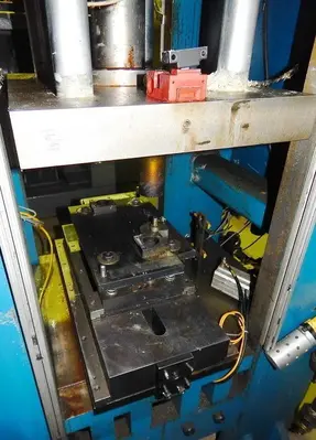 90 Ton FARGER & JOOSTEN MULTIPOWER Air/Oil Press