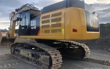 USED 2017 Caterpillar 352F