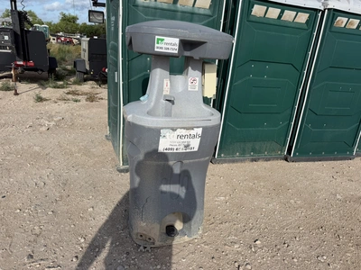 Used _UNKNOWN_ _UNKNOWN_ Hand Washing and Sanitizing Texas US | Miedema Asset Management Group #1312579