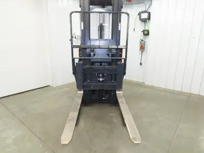 Doosan Forklift Stand On 36V Electric Pantograph Reach Truck 3714lbs 4475h 20' L