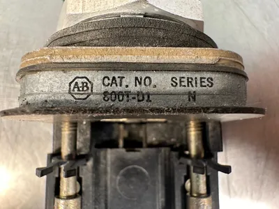 Allen Bradley 800T-D1 Ser. N Greem Botom (4c-39)