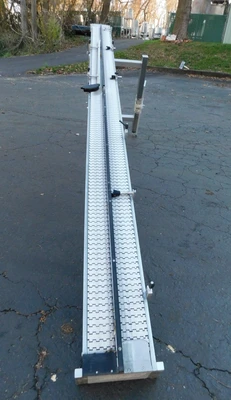 USED TWIN LANE TWIN LANE CONVEYOR
