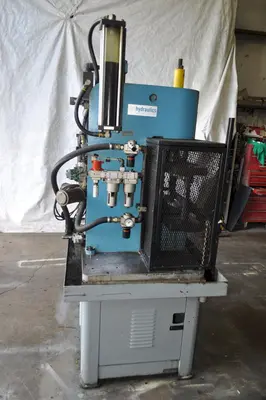 Used _UNKNOWN_ _UNKNOWN_ Air Presses | D & D Industries #438040