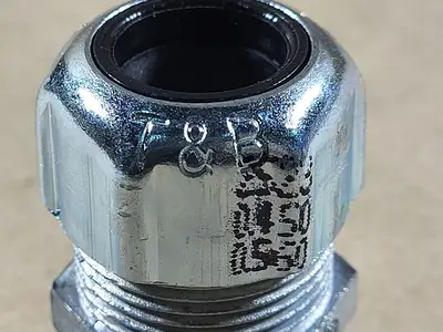 NEW THOMAS & BETTS 2523