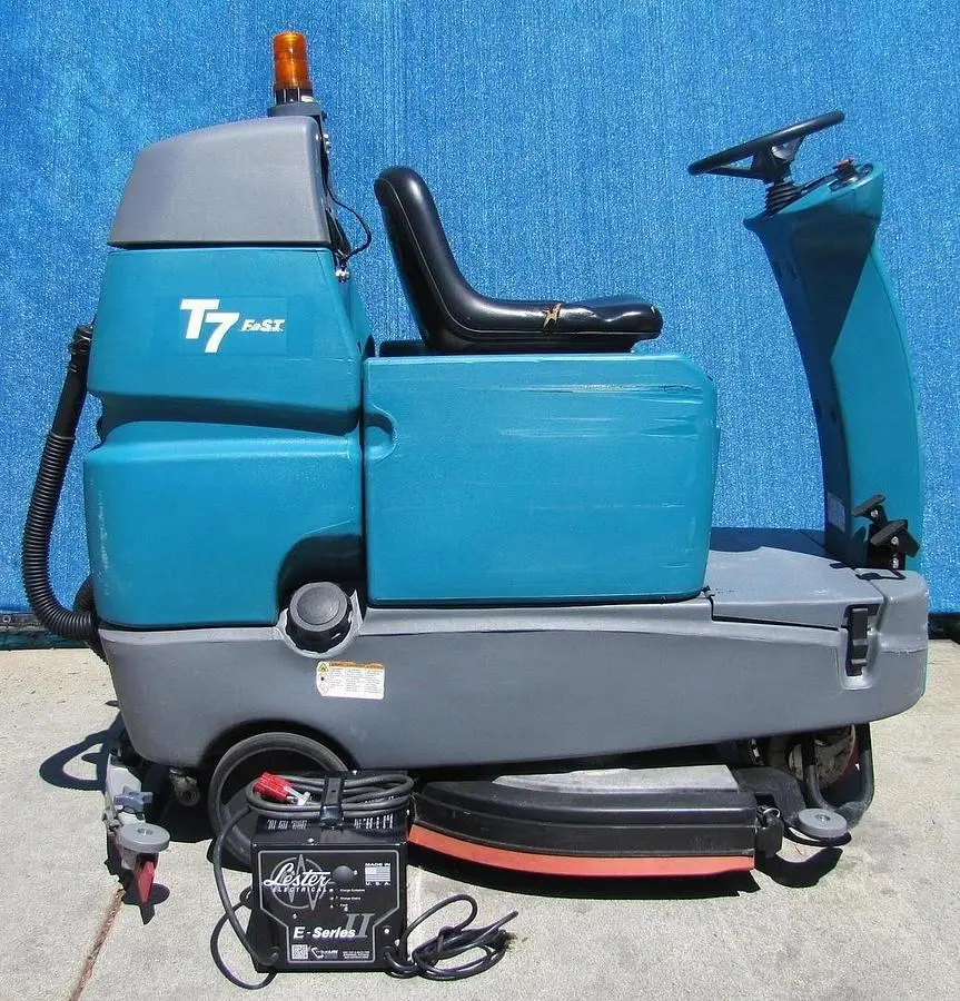 USED TENNANT T7