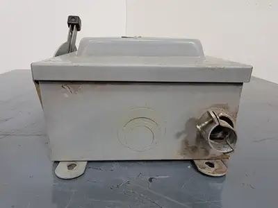 USED SQUARE D B451854