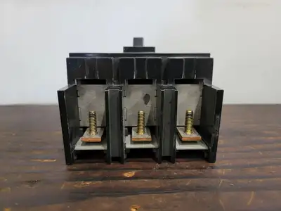 USED SQUARE D QDF32225TS