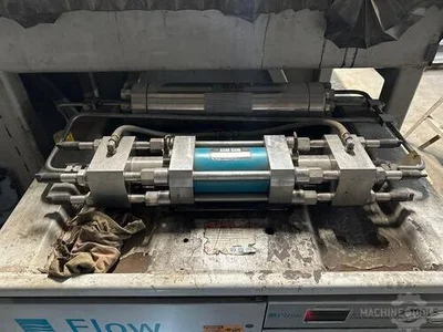 USED 2012 FLOW MACH