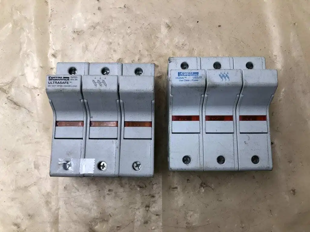 Ferraz Shawmut US3J3I ULTRASAFE 30A 3 Pole Fuseholder 600VAC/DC 14-2AWG Lot of 2