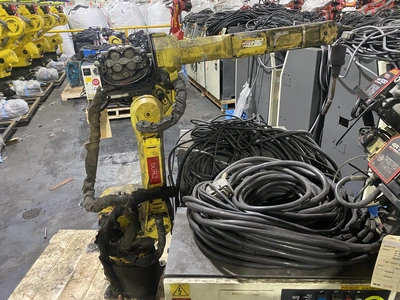 USED FANUC ArcMate 100iC/6L + R-30iA