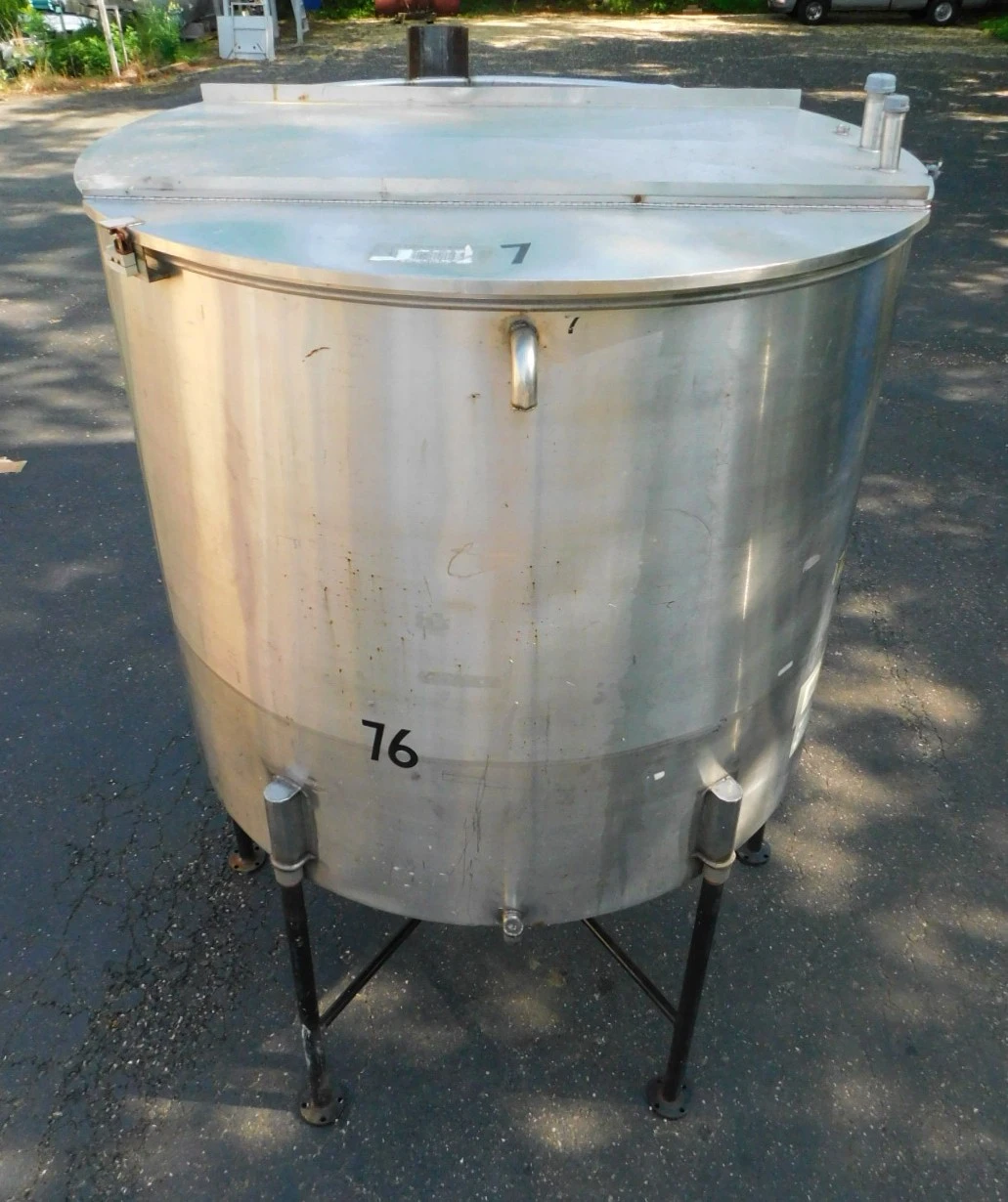 USED 1500 GALLON MIXING TANK 1500 GALLON
