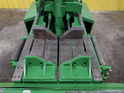 18" X 20" HYD-MECH MODEL V18 SERIES II VERTICAL BAND SAW: STOCK #24965