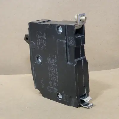 USED SQUARE D QOB120