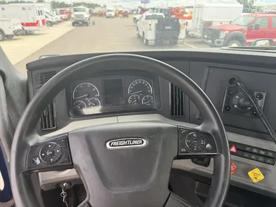 Used 2021 FREIGHTLINER CASCADIA Conventional trucks Minnesota US | Carco Truck & Equipment #1513677