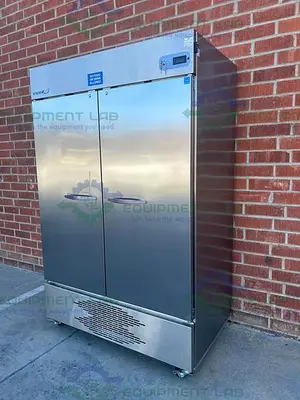 USED VWR GTVWG49FSSA STAINLESS STEEL DOUBLE DOOR FREEZER - 25°C 49 CU, FT.