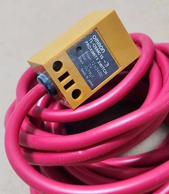 NEW Omron TL-Q5MC15-3