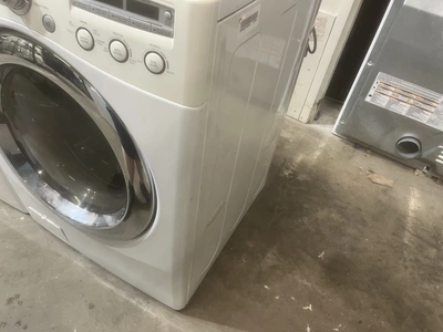 Used LG WASHER AND LG TROMM GAS DRYER FRONT LOAD Washers Michigan US | Miedema Asset Management Group #1344922