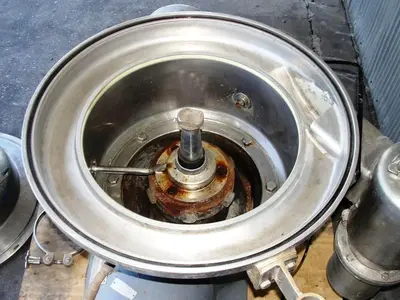 Westfalia SA 20-06-076 clarifier centrifuge - NO BOWL.