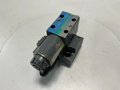 USED VICKERS DG4V-3S-2AL-M-U-HL7-60-EN400