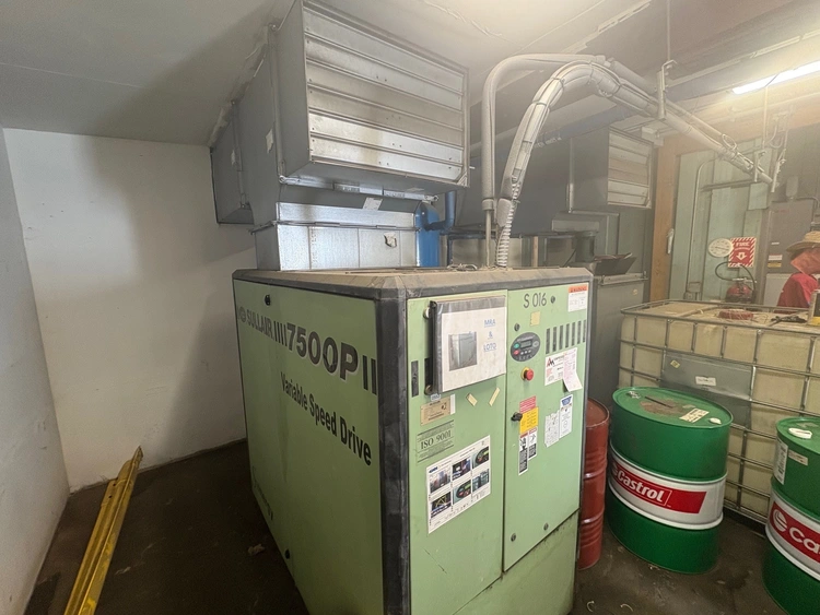 Used Hours 53596 2009 Sullair 7500P Rotary Screw & Sliding Vane Air Compressors Connecticut US | Elite Machine #1300157