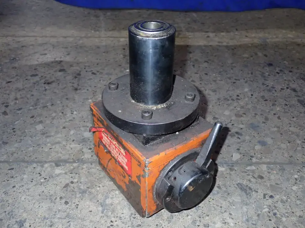 Magnetic Base