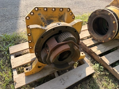Used JOHN DEERE 672G TRANSMISSION DIFFERENTIAL -REQUIRES REPAIR. Construction Equipment Parts Michigan US | Miedema Asset Management Group #1414360