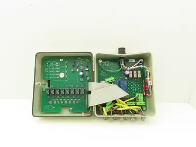 Allen Bradley 440F-C28011 MatGuard Guardmaster Safety Mat Control Unit 8 Inputs
