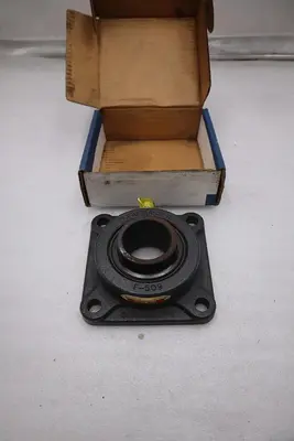 NEW IN BOX SEALMASTER 4-BOLT FLANGE BEARING 1-15/16'' BORE SF-31 STOCK K-3227CC