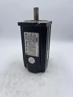 Used ALLEN-BRADLEY ALLEN-BRADLEY MPL-B330P-MJ72AA SER A Servo Motors | ND Industrial Surplus #1216158