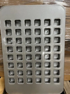 CHICAGO METALLIC CORP. Brownie Bite Muffin/Cupcake Pans | Envoy Equipment LLC (1)