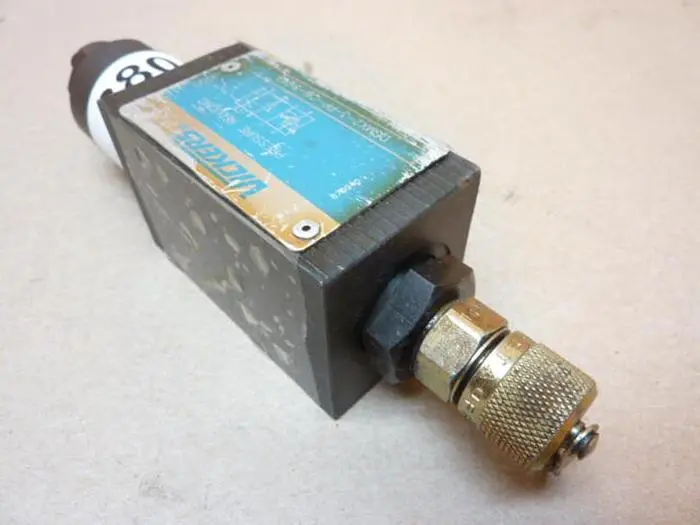 Used VICKERS DGMX2-3-PP-CW-S-40 Valves/Fittings Michigan US | Ideal Machinery #606491