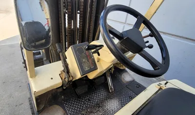 Nissan 8000 lb forklift