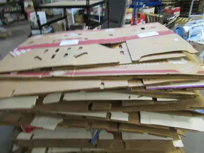 Pallet of Around 25 Heavy Duty Used Cardboard Gaylord Boxes in Excellent Condition.