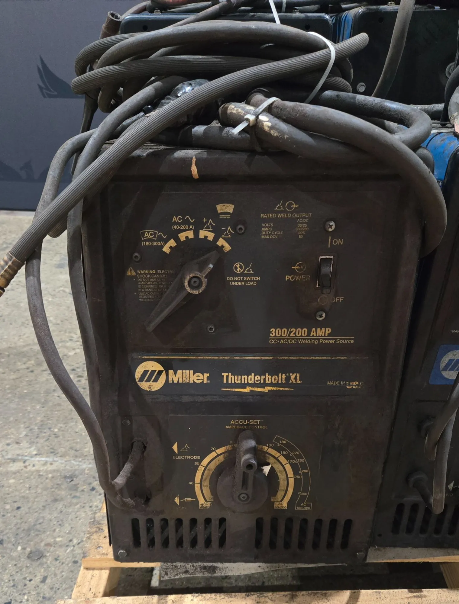 USED MILLER THUNDERBOLT XL 300