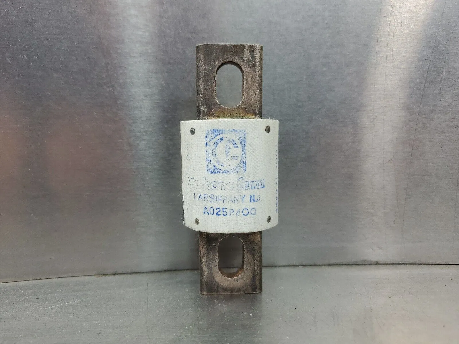 CARBONE FERRAZ 400AMP SEMICONDUCTOR FUSE A025R400 250V 400A. 4D
